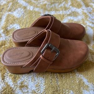 Universal Thread Women's Brown Mules/Clogs with silver Buckle